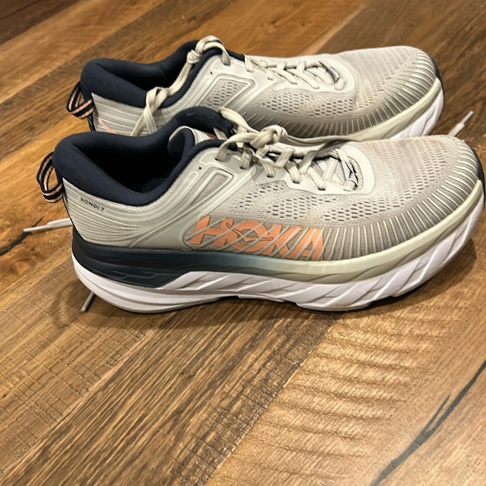 Womens Bondi7 Hoka. Size 9. Excellent condition